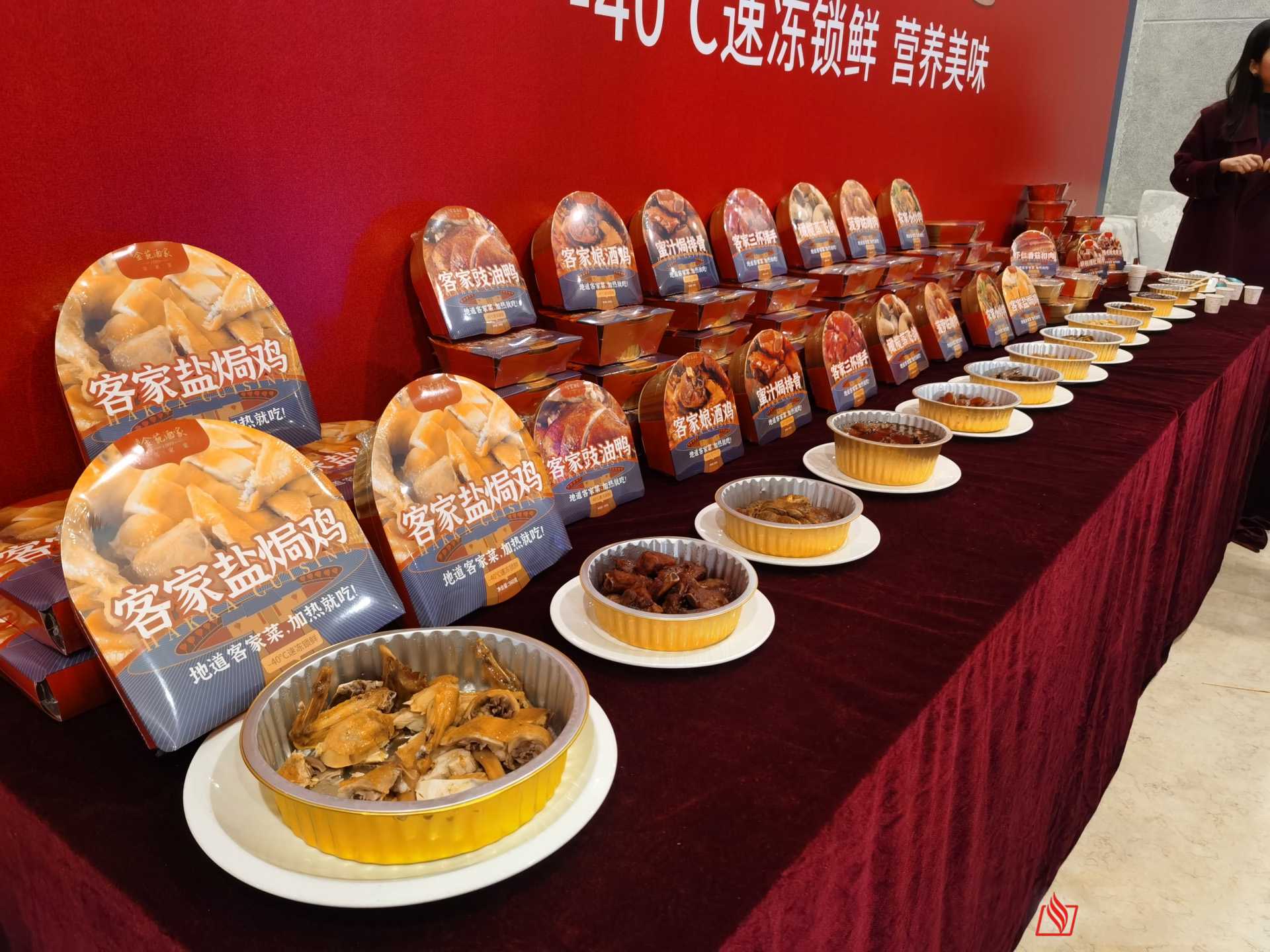 預(yù)制菜鎖鮮革命！一臺(tái) “會(huì)呼吸” 的包裝機(jī)如何讓料理包媲美現(xiàn)做？