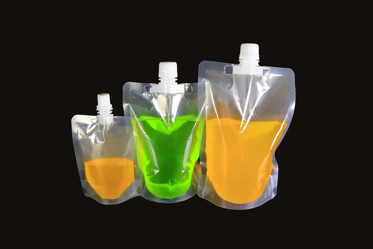 破解量產(chǎn)難題：呂工機械全自動吸嘴袋灌裝機