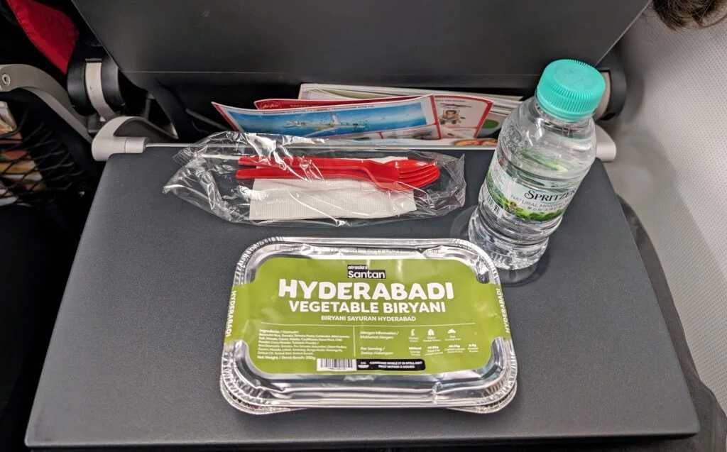 超越包裝，智馭云端味覺(jué)的精密藝術(shù)——呂工機(jī)械全自動(dòng)航空餐盒包裝生產(chǎn)線