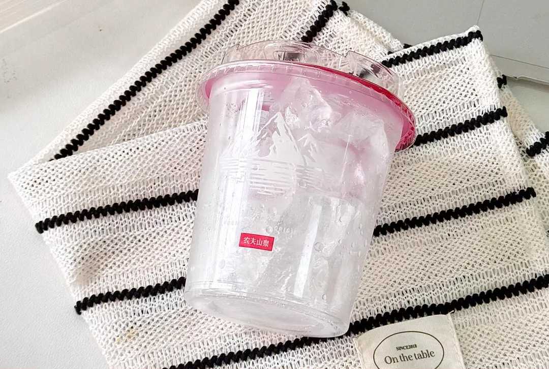 專為量產(chǎn)而生！呂工機械推出柔性化全自動食用冰杯灌裝系統(tǒng)